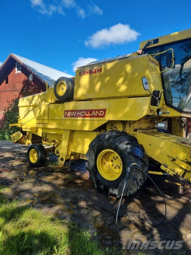 New Holland 8070, 20” Combine de secerat