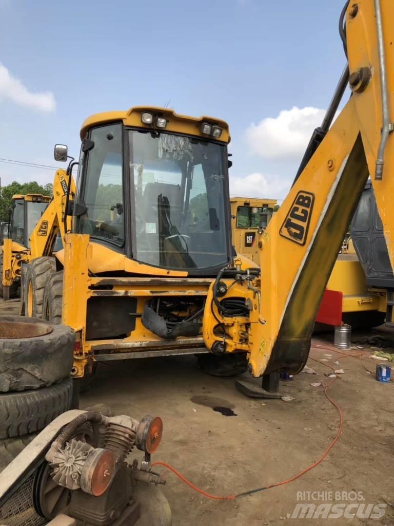 JCB 4 CX Buldoexcavatoare