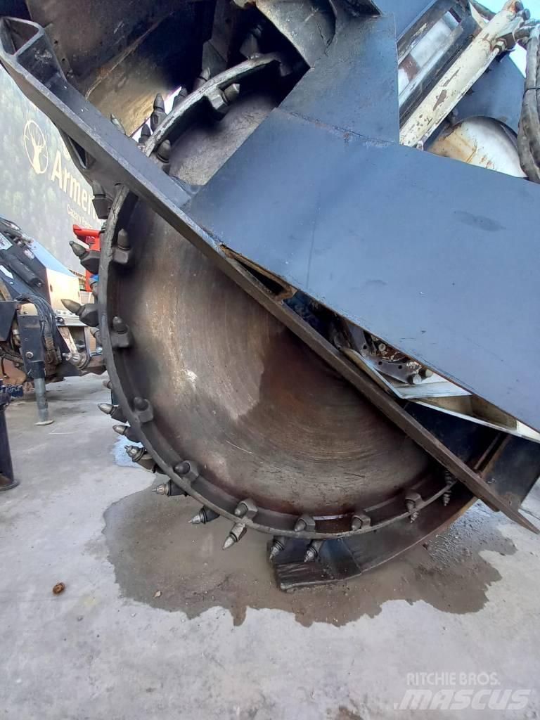 Simex T-600 Excavatoare de santuri