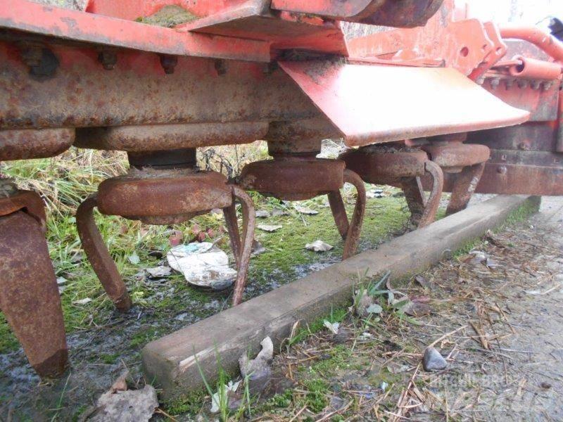 CLAAS Quadrant 1150 Baler dreptunghiular