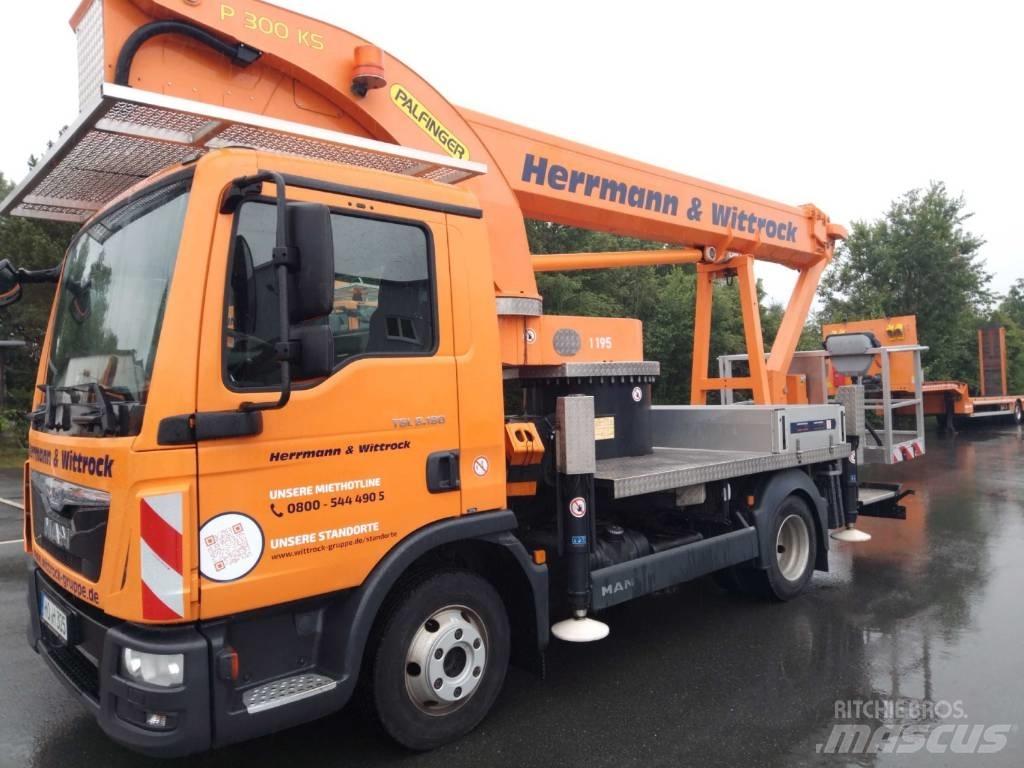 Palfinger P 300 KS Platforme aeriene montate pe camion