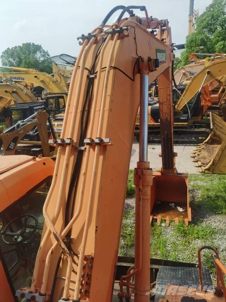 Doosan DH 210 W-7 Excavatoare cu roti