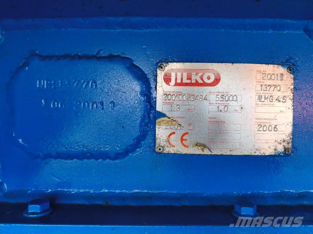  Jilko Remorci Cisterne