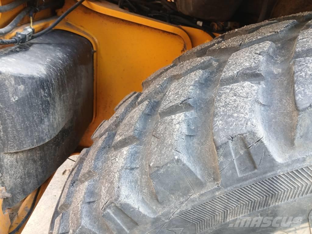 JCB 4cxProAEC Buldoexcavatoare