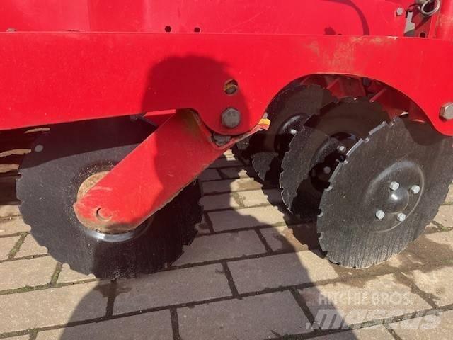 Väderstad Rapid400C Perforatoare