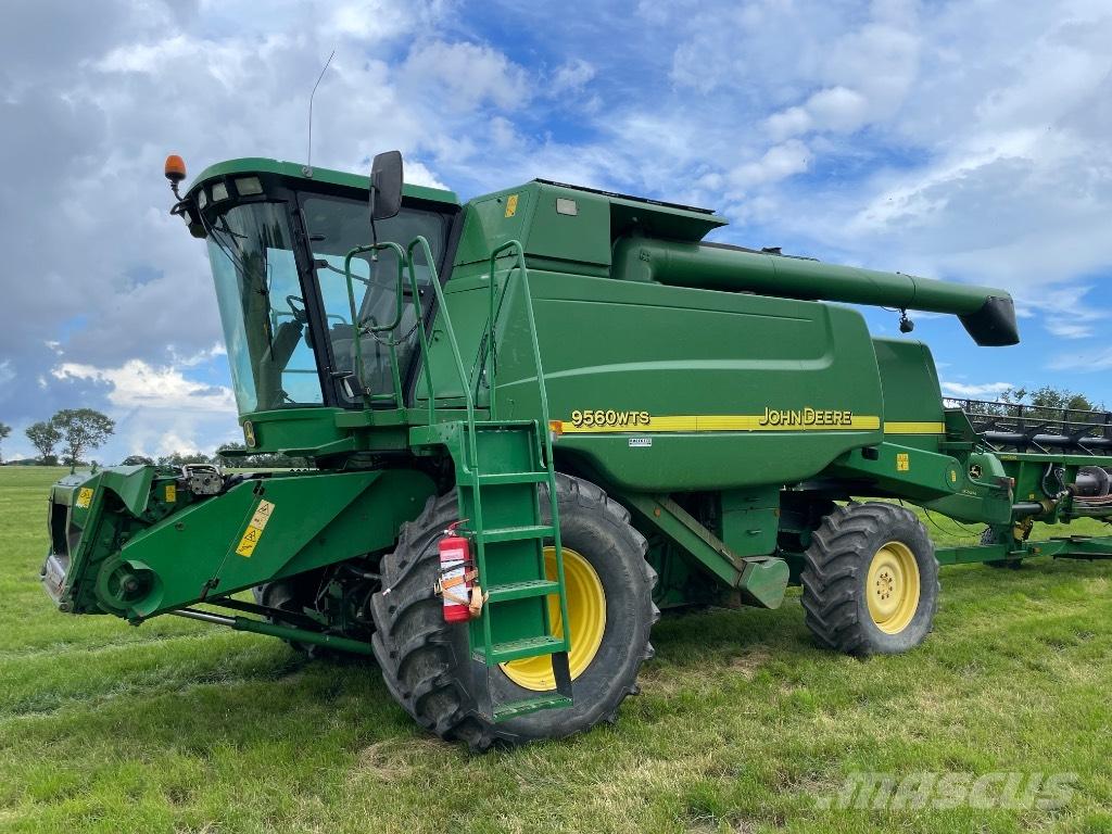 John Deere 9560 WTS Combine de secerat