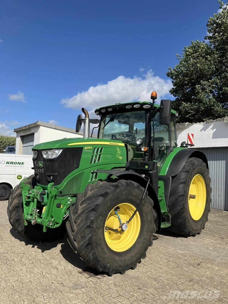 John Deere 6215R Tractoare