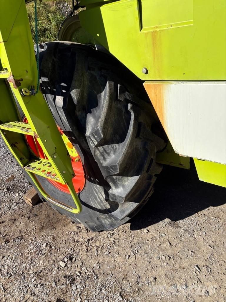 CLAAS Dominator 68 Combine de secerat