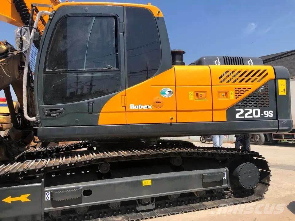 Hyundai R220LC-9S Excavatoare pe șenile
