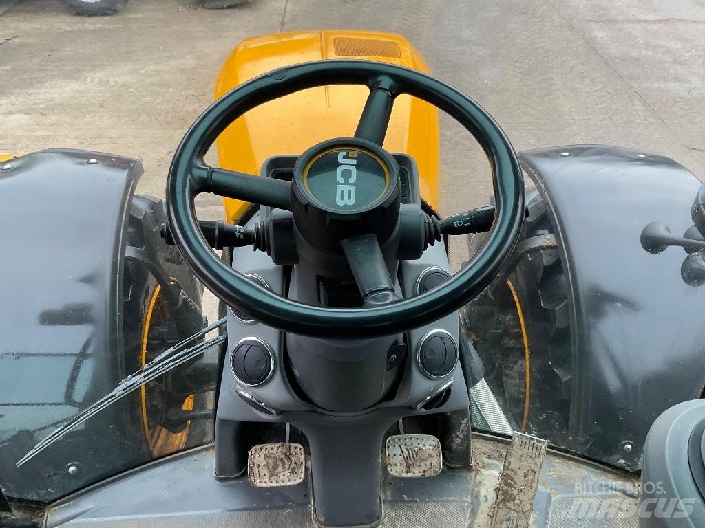 JCB Fastrac 4220 Tractoare