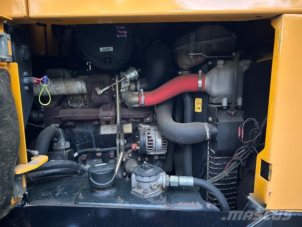 JCB 9TFT Minitractor de teren