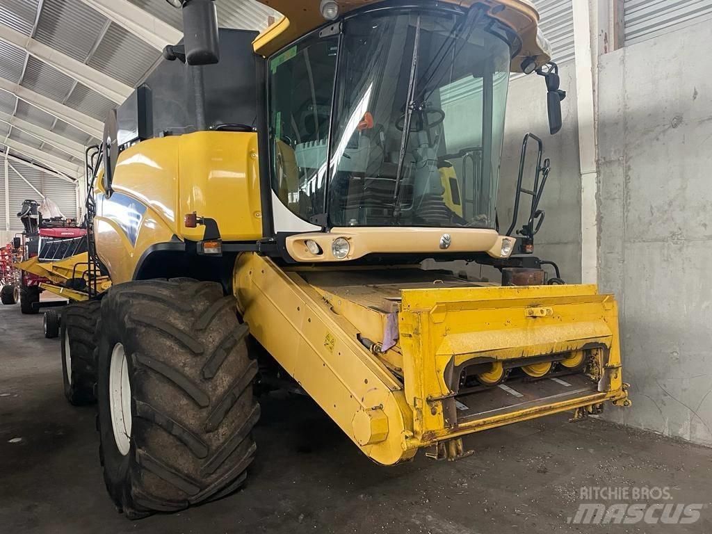 New Holland CX 820 Combine de secerat