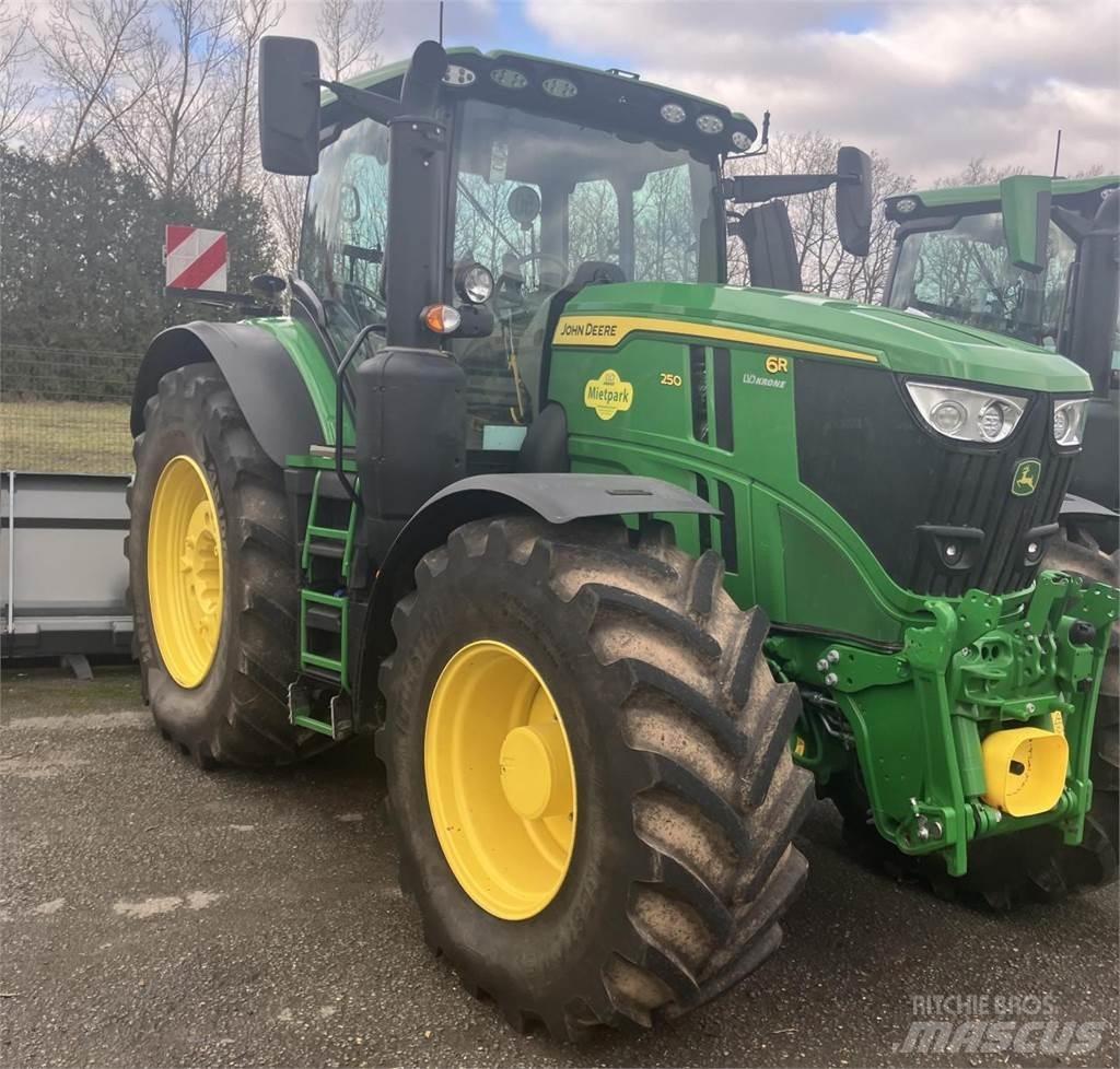 John Deere 6R 250 Tractoare