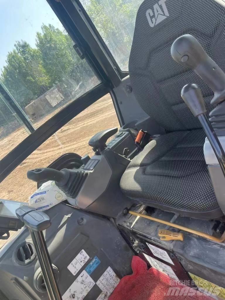 CAT 302 Mini excavatoare < 7t