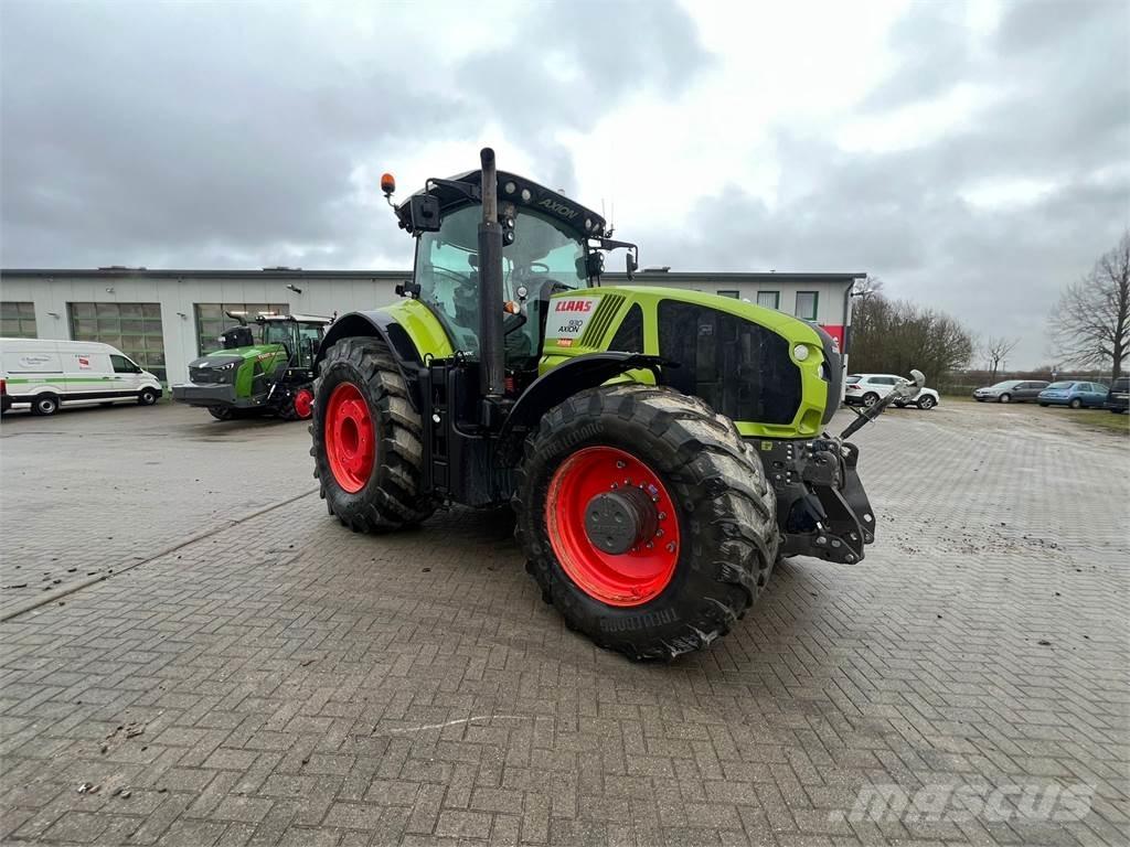 CLAAS Axion 930 Tractoare