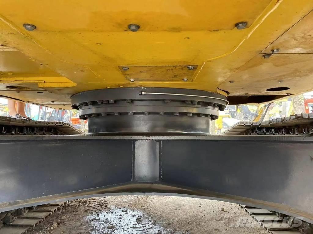 Komatsu PC240-8 Excavatoare pe șenile
