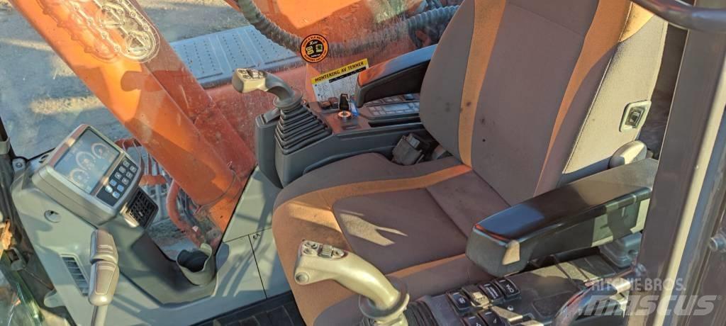 Doosan 225 LC Excavatoare pe șenile
