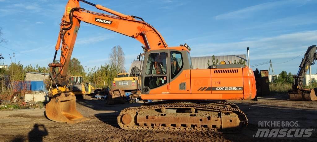 Doosan 225 LC Excavatoare pe șenile
