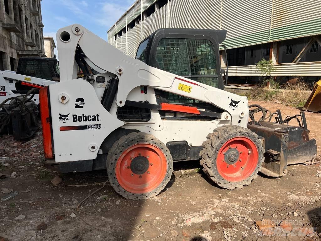 Bobcat S750 Mini incarcator