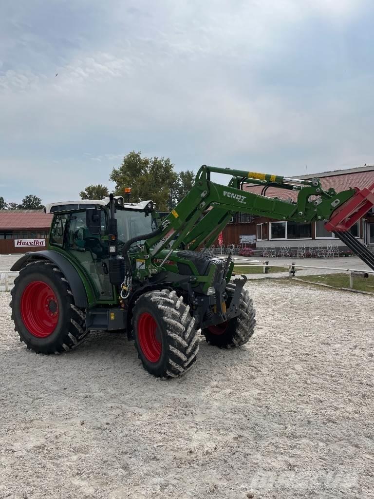 Fendt 211 Vario Tractoare