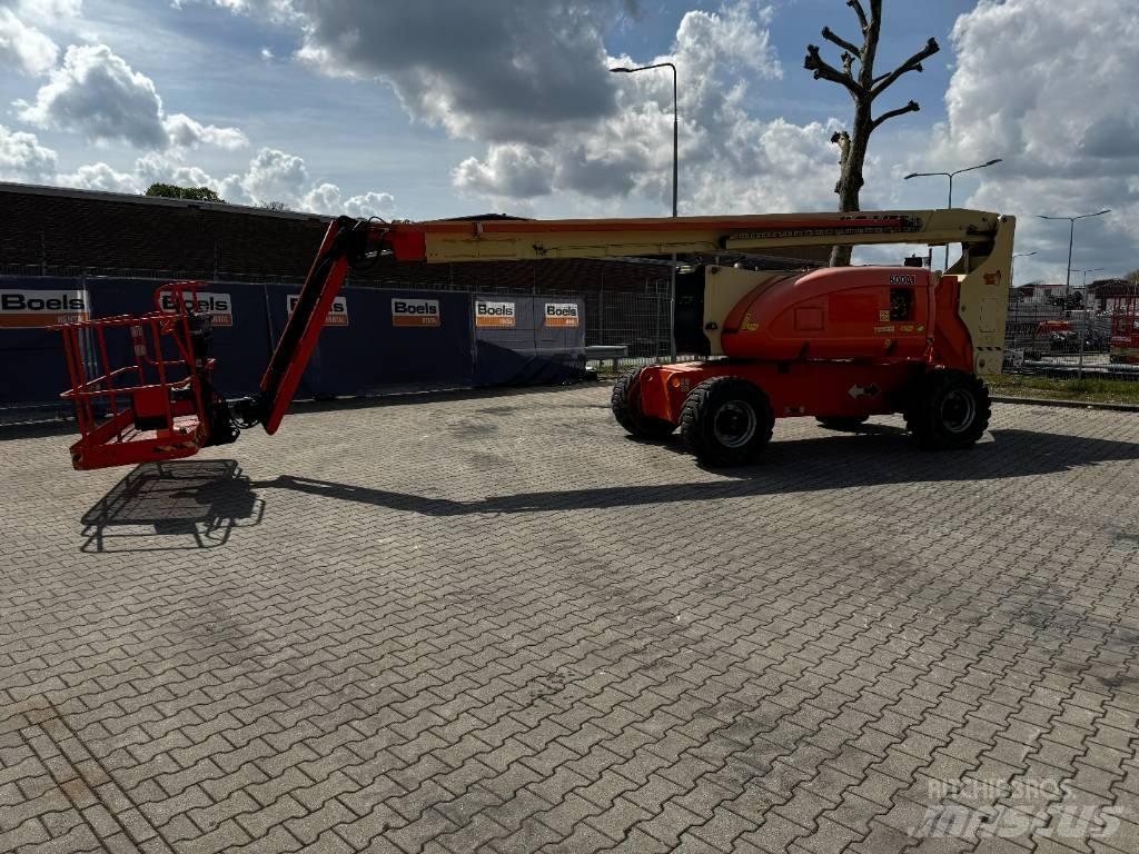 JLG 800AJ Nacele cu brat articulat