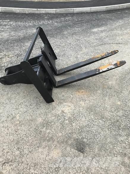  13T PALLET FORK Utilaje construcții - Altele