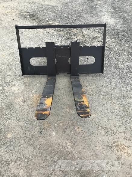  13T PALLET FORK Utilaje construcții - Altele