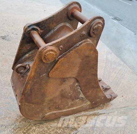  18 BUCKET, 60mm PINS Pistoane