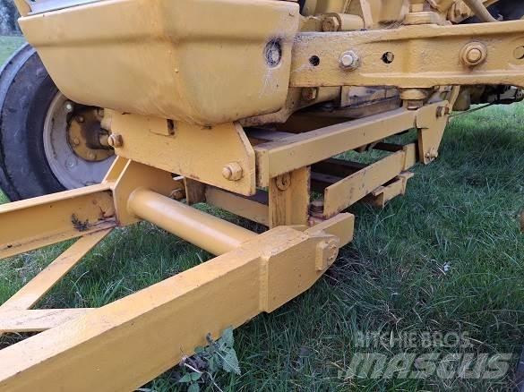 Ford 2000 TRACTOR Utilaje construcții - Altele