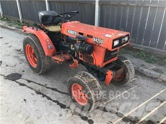 Kubota B4200 Buldoexcavatoare