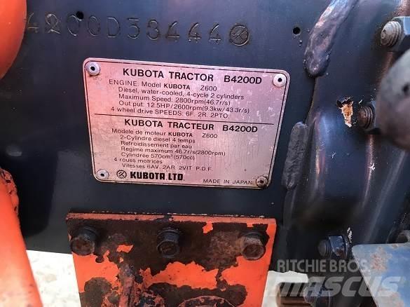 Kubota B4200 Buldoexcavatoare
