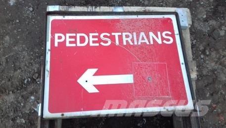  VARIOUS ROAD SIGNS Utilaje construcții - Altele
