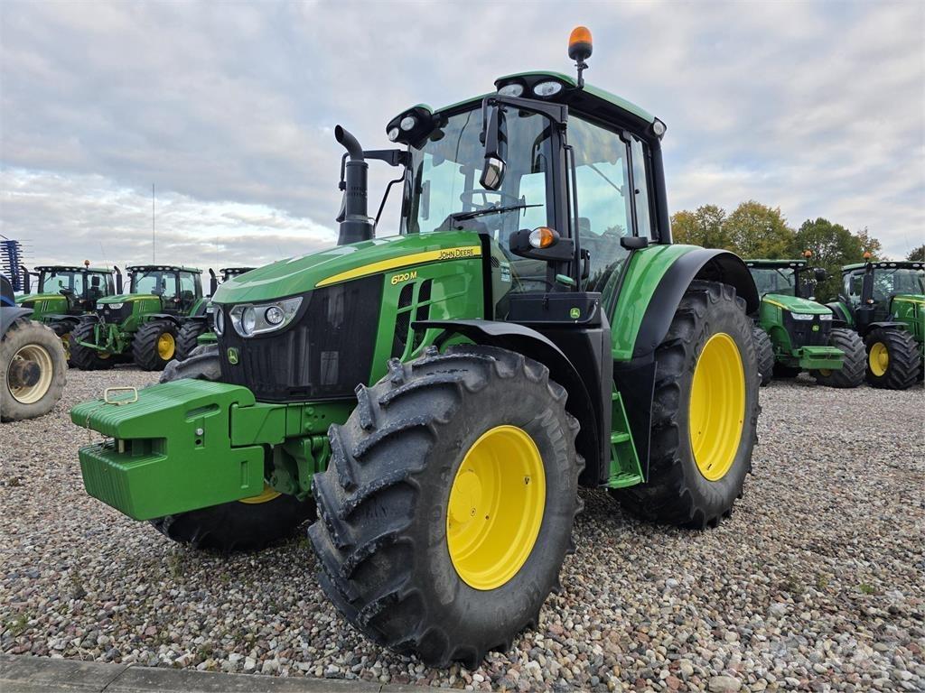 John Deere 6120M Tractoare