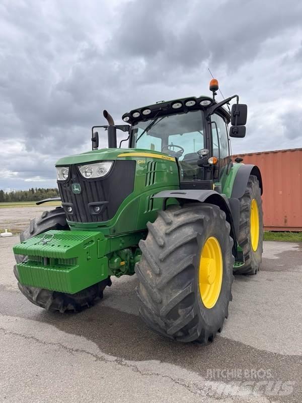 John Deere 6215R Tractoare