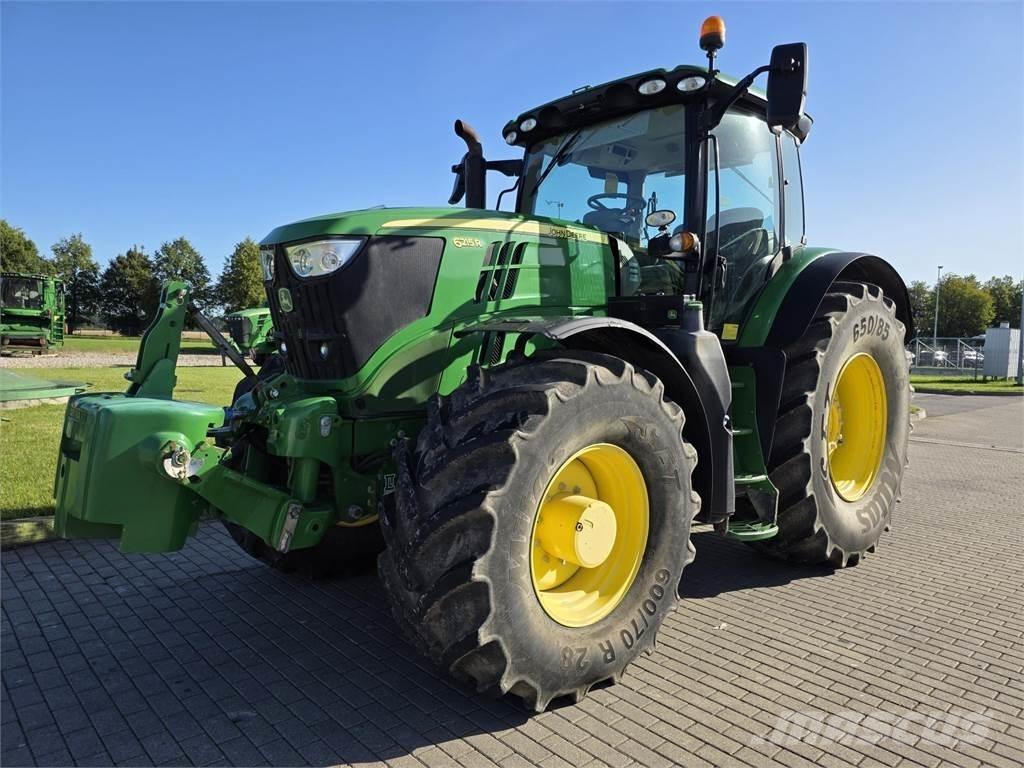 John Deere 6215R Tractoare