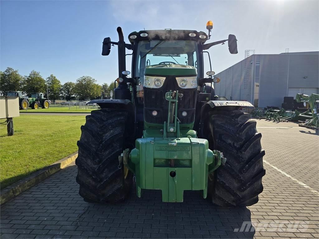 John Deere 6215R Tractoare