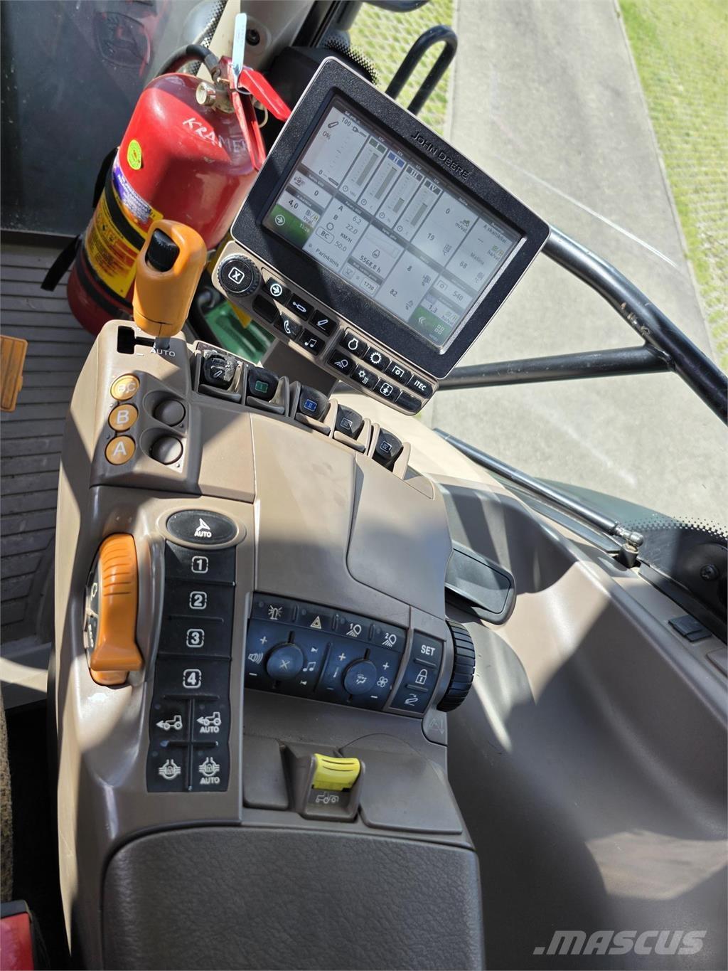 John Deere 6215R Tractoare