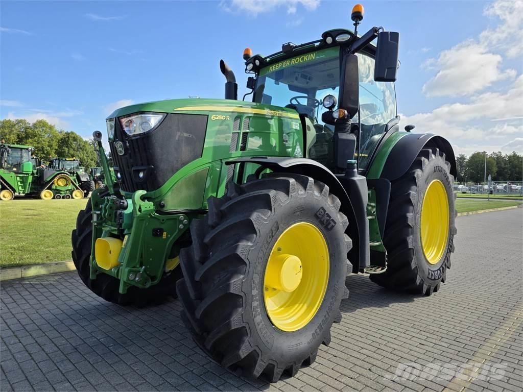 John Deere 6250R Tractoare