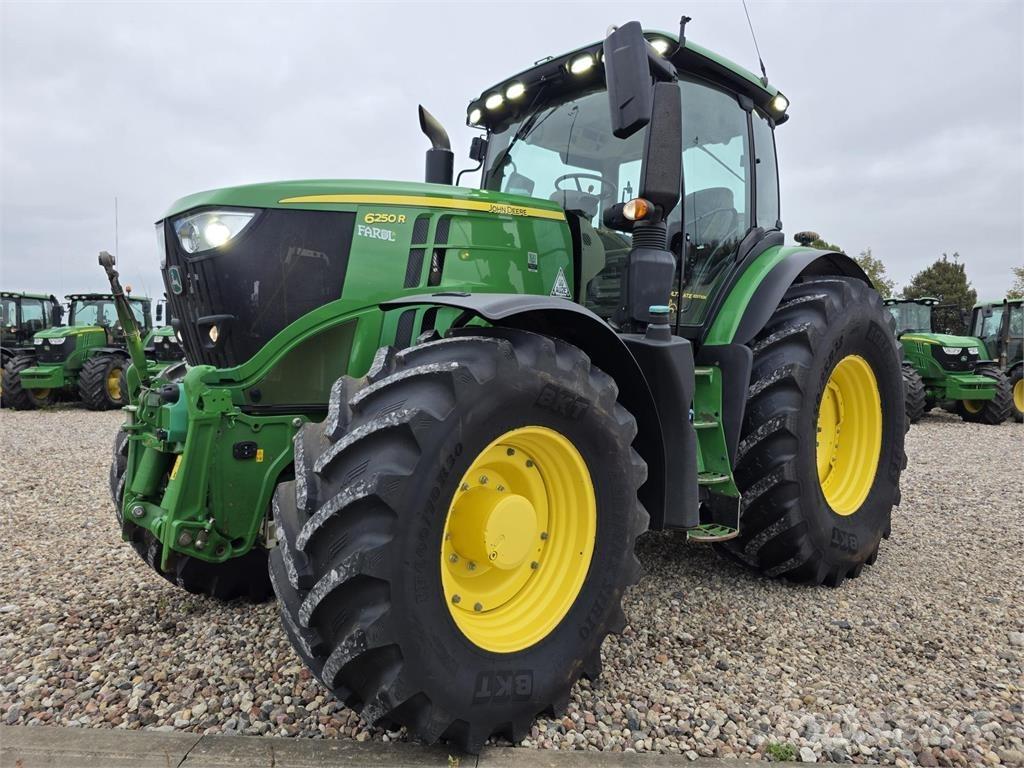 John Deere 6250R Tractoare