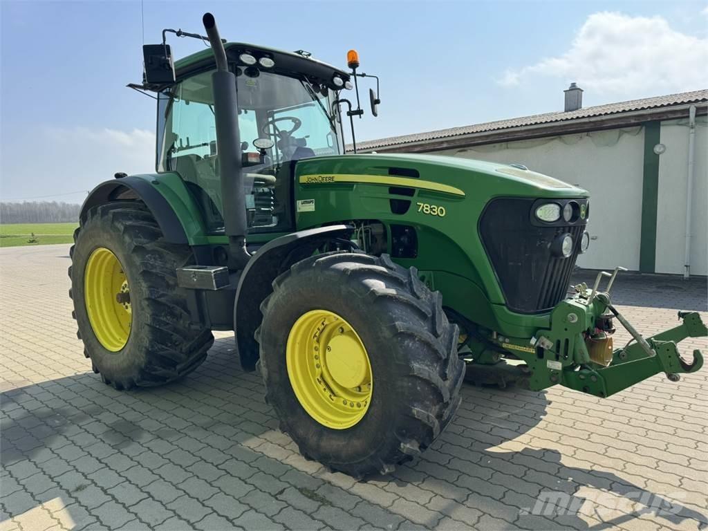 John Deere 7830 Tractoare