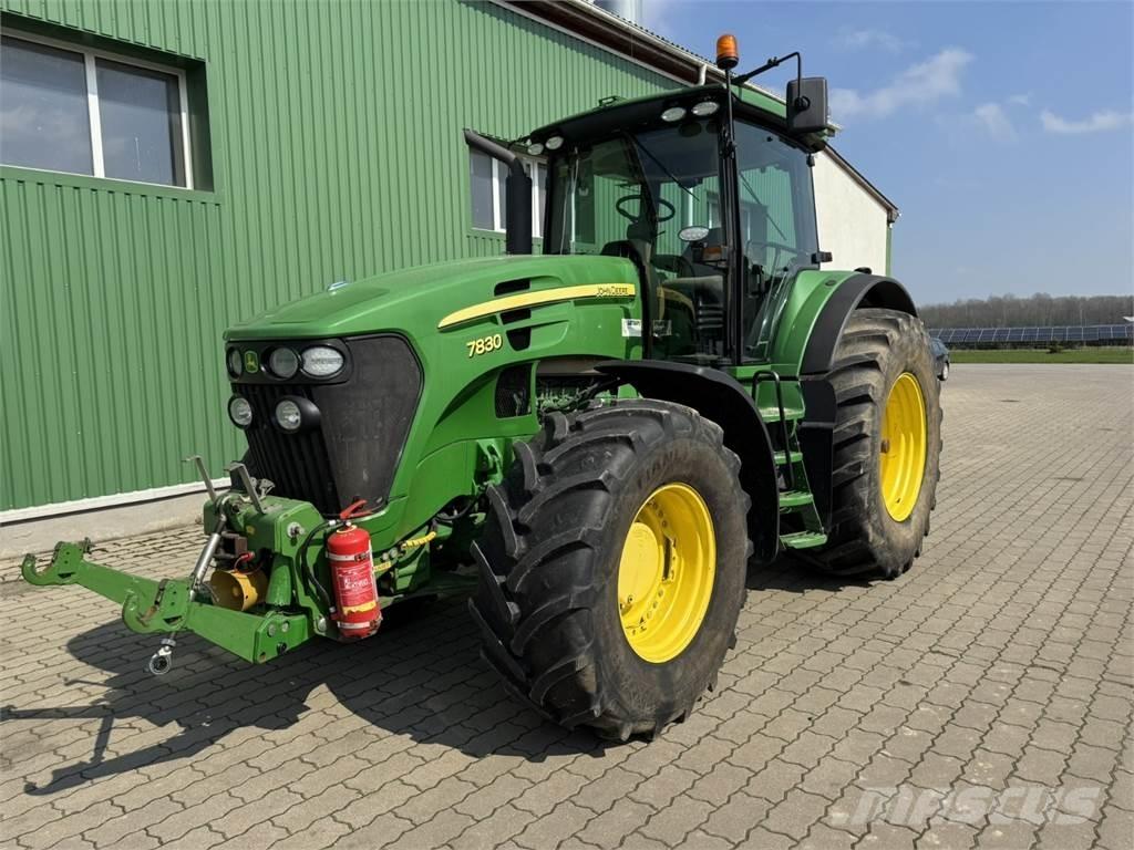 John Deere 7830 Tractoare