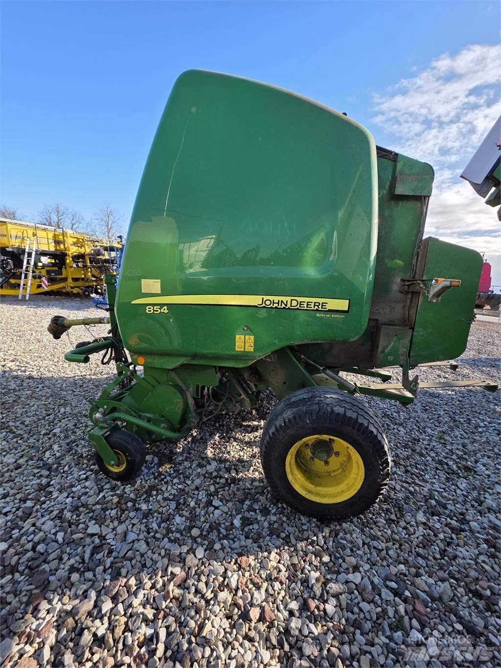 John Deere 854 Masina de balotat cilindric