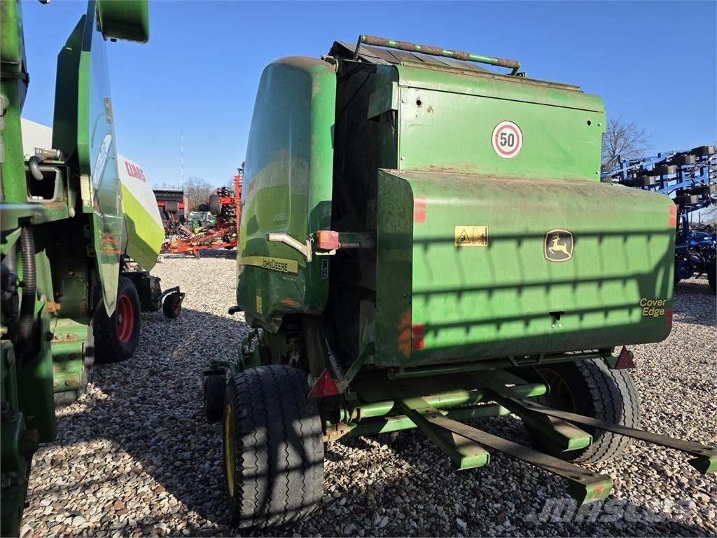 John Deere 854 Masina de balotat cilindric
