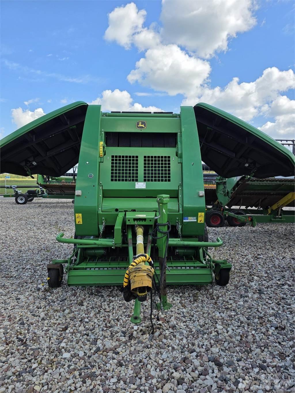 John Deere 854 Masina de balotat cilindric