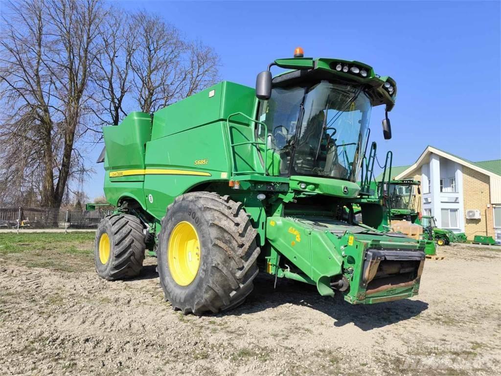 John Deere S685 Combine de secerat