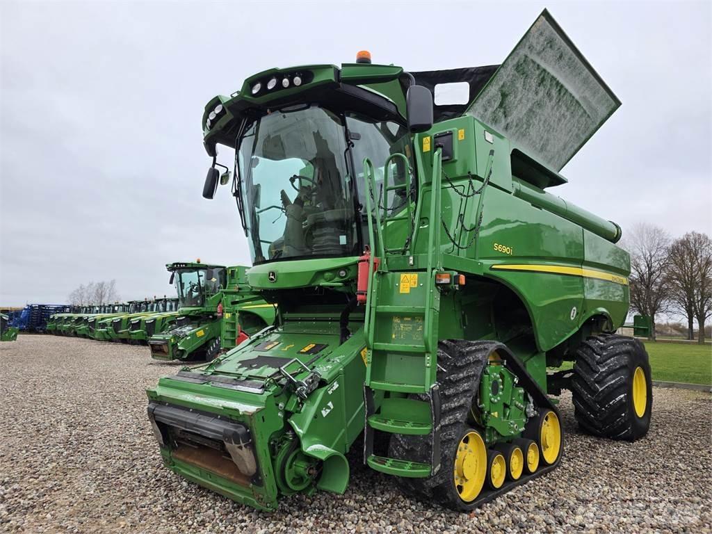 John Deere S690 Combine de secerat