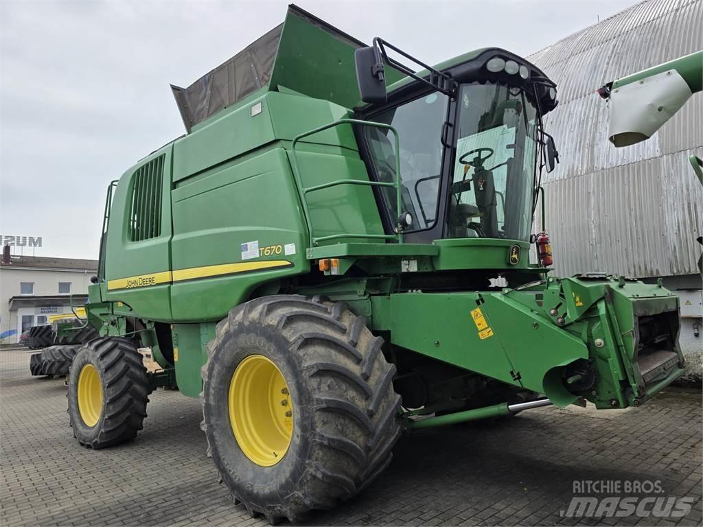 John Deere T670 Combine de secerat