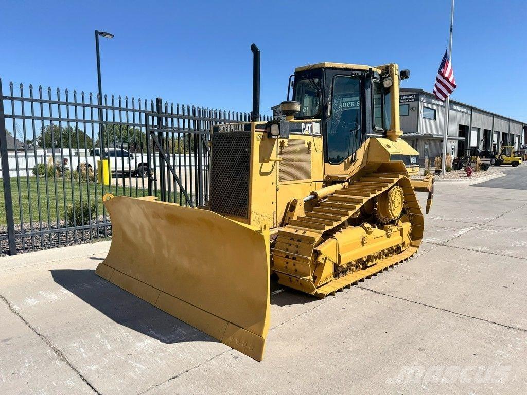 CAT D5M XL Buldozere pe senile
