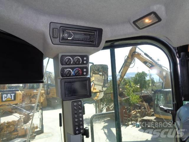 CAT 980M Incarcator pe pneuri