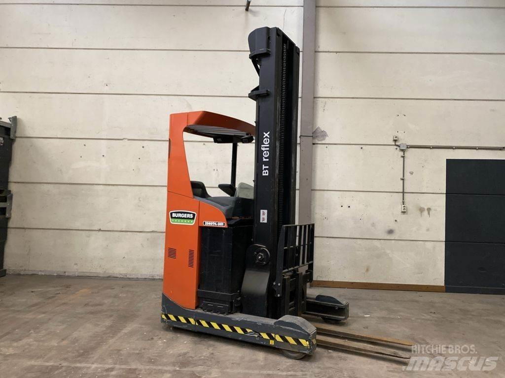 BT RRE140 Stivuitor cu catarg retractabil